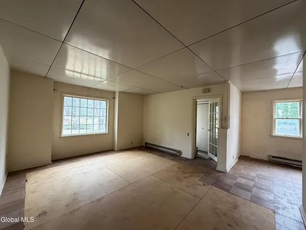 $269,000 | 8 Clover Lane, Colonie, NY 12211