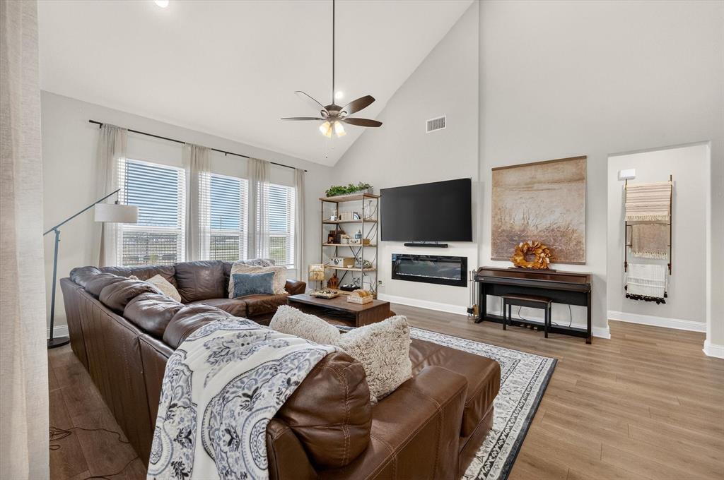 1830 Silver Birch Road Waxahachie, TX 75165 - Photo 10 of 40