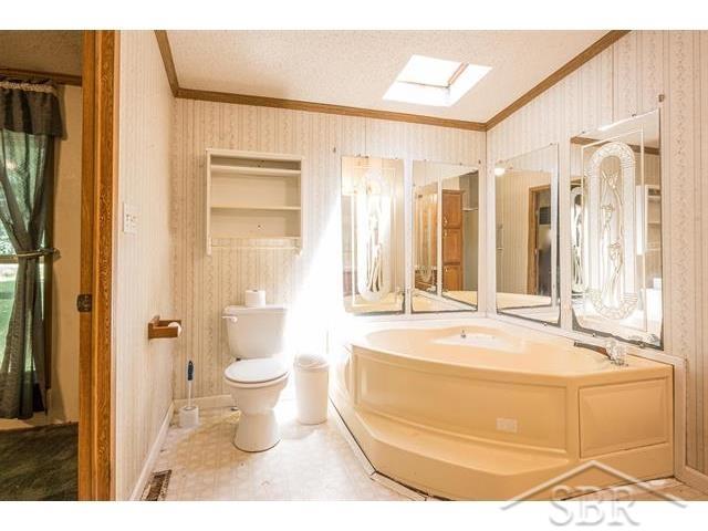 555 North 8 Mile Road Midland, MI 48640 - Photo 15 of 27 50146999-aa1a4a07-8b92-4bdc-af99-c984fe9fbf58.JPG