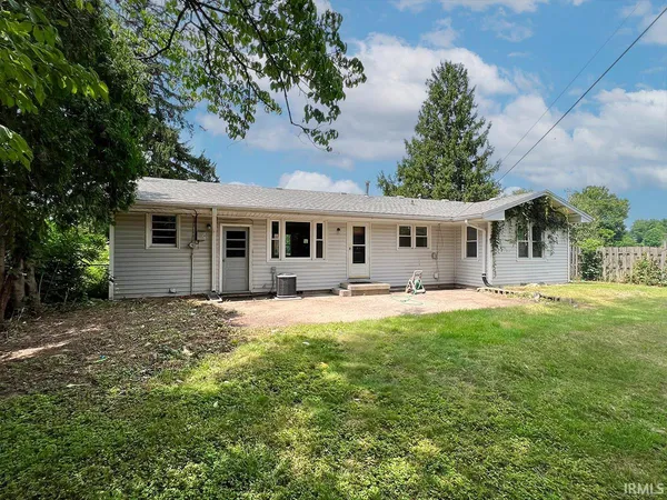 $1,735 | 4336 East 10th Street, Bloomington, IN 47408