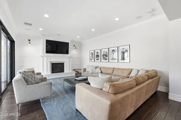 $1,395,000 | 3662 East Comstock Drive, Gilbert, AZ 85296