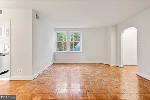 $1,750 | 30 South Old Glebe Road, Unit 106E, Arlington, VA 22204