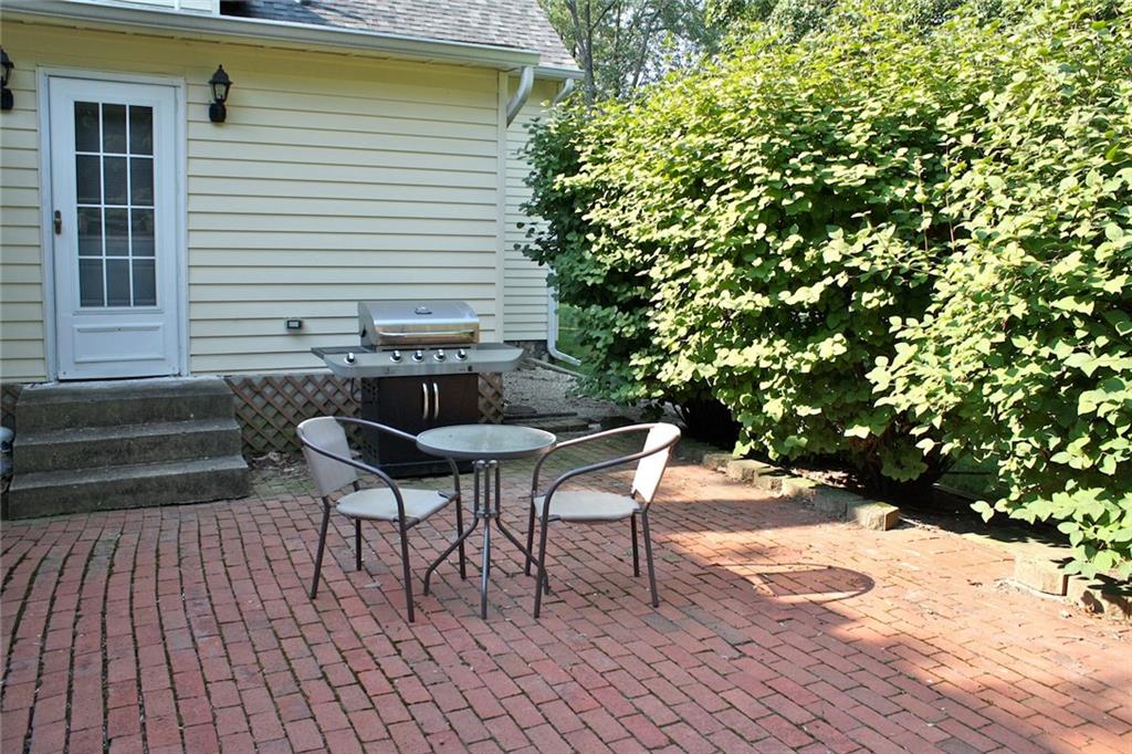 7502 Spring Mill Road Indianapolis, IN 46260 - Photo 19 of 21 Gallery Image 19