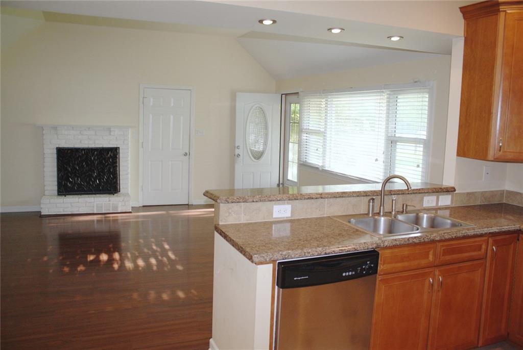 7502 Spring Mill Road Indianapolis, IN 46260 - Photo 4 of 21 Gallery Image 4