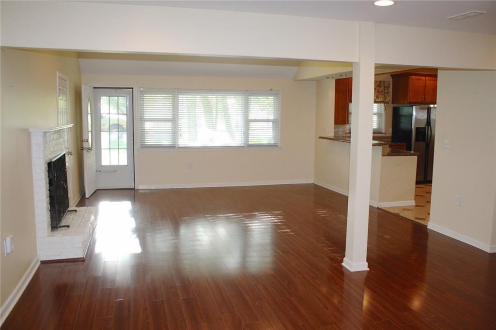 7502 Spring Mill Road Indianapolis, IN 46260 - Photo 5 of 21 Gallery Image 5