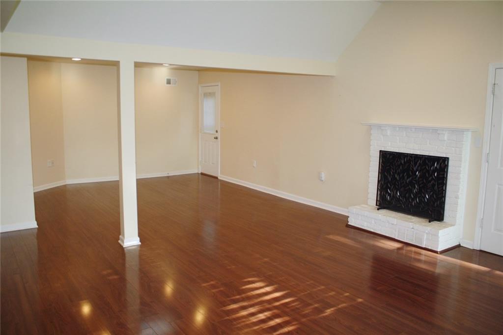 7502 Spring Mill Road Indianapolis, IN 46260 - Photo 7 of 21 Gallery Image 7