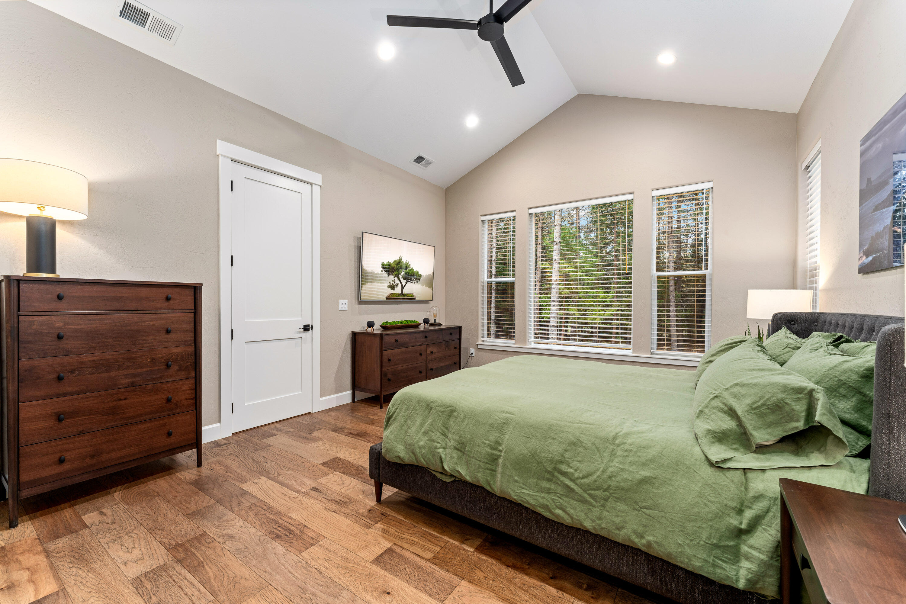 151 Key Way Grants Pass, OR 97527 - Photo 13 of 43 INT (26 of 28)