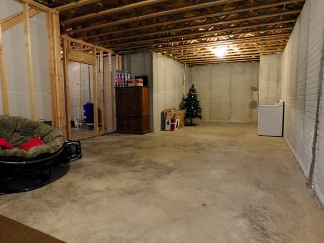 105 Benton Road Juliette, GA 31046 - Photo 13 of 19 a view of a room with gym equipment