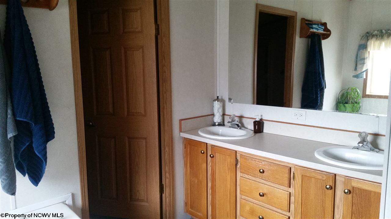 297 Holbert Road Fairmont, WV 26554 - Photo 9 of 20 Gallery Image 9