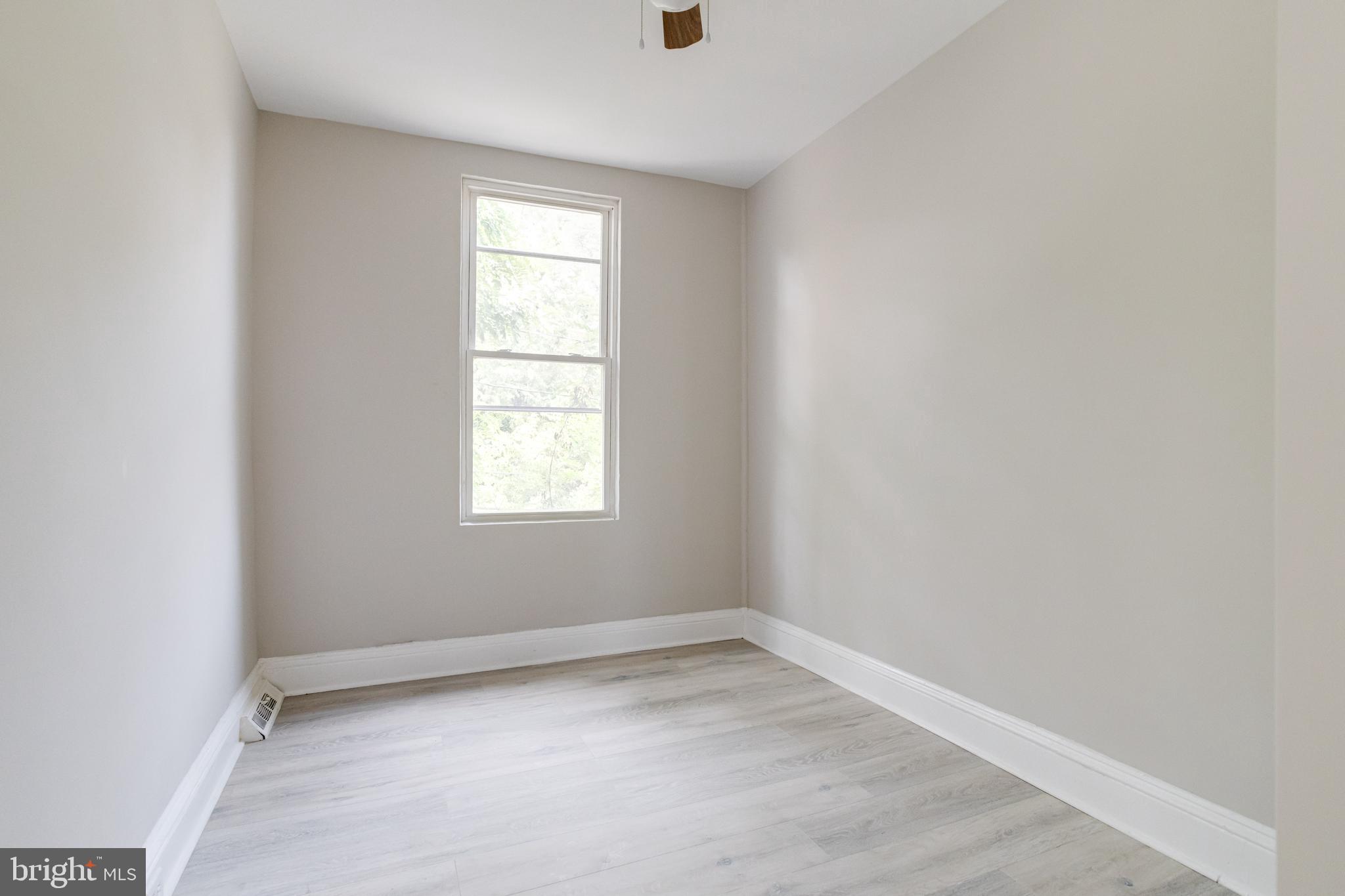 2934 Ellicott Driveway Baltimore, MD 21216 - Photo 19 of 29