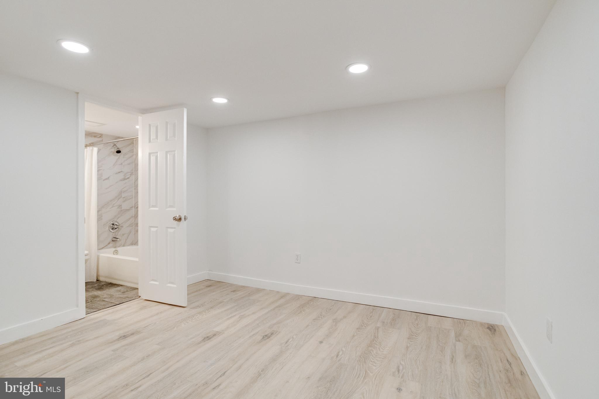 2934 Ellicott Driveway Baltimore, MD 21216 - Photo 23 of 29