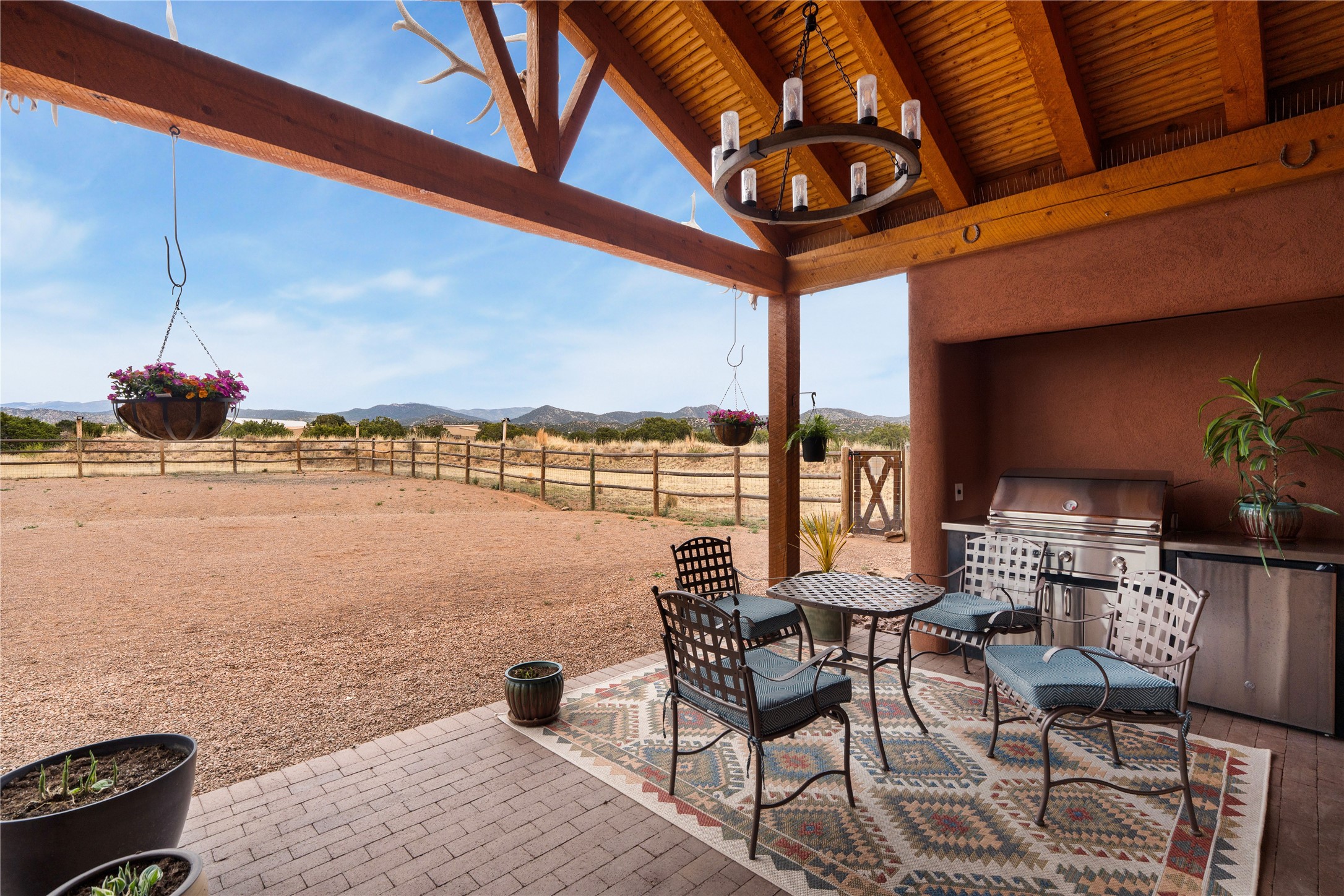 86 Droege Road Santa Fe, NM 87508 - Photo 29 of 37 Exterior Dining & Living