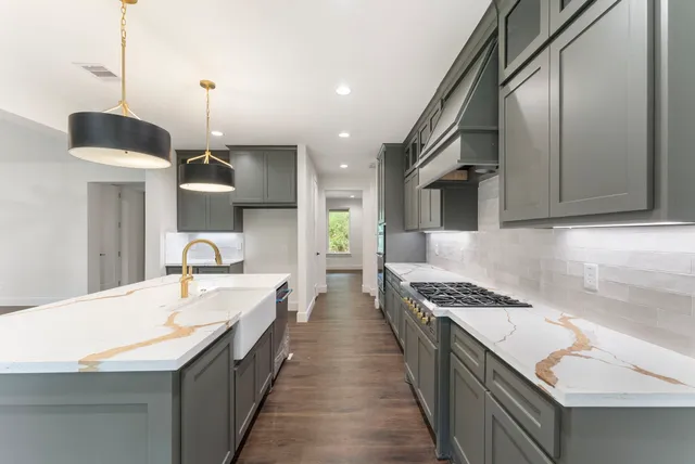 $887,500 | 29200 Colin Court, Waller, TX 77484