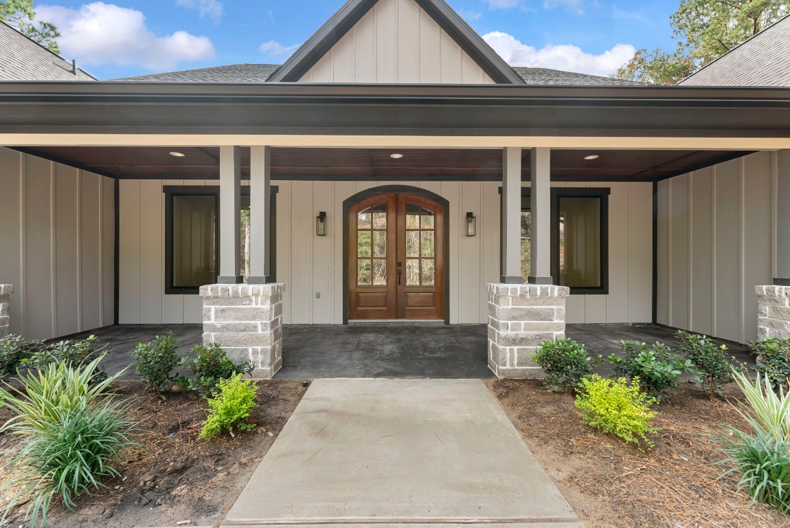 29001 Colin Court Waller, TX 77484 - Photo 4 of 47 a front view of a house