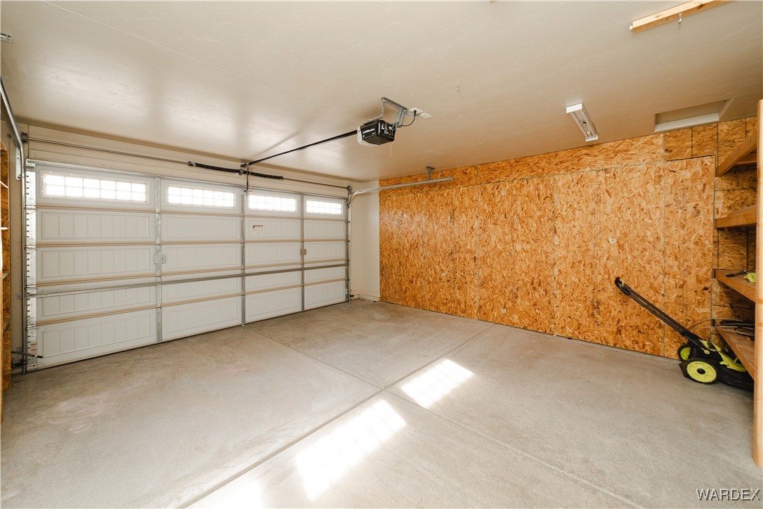 3359 Motherload Road Kingman, AZ 86401 - Photo 29 of 51 Garage