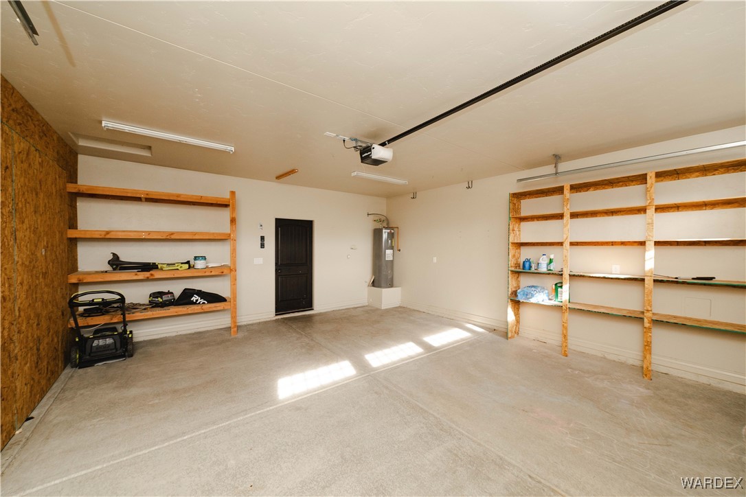 3359 Motherload Road Kingman, AZ 86401 - Photo 31 of 51 Garage