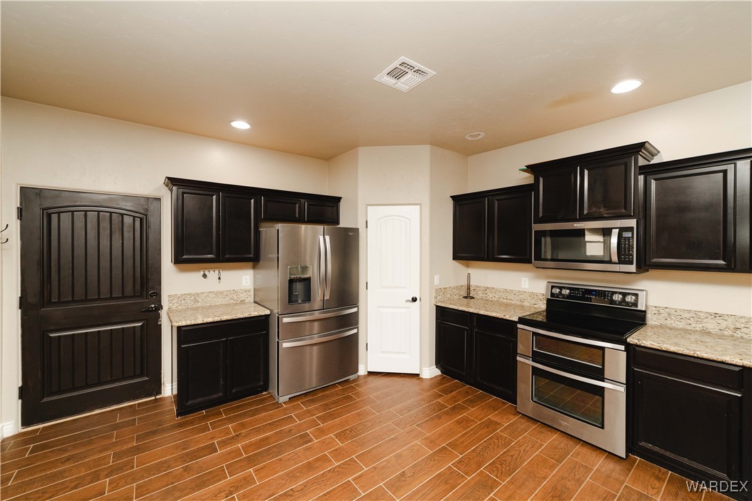 3359 Motherload Road Kingman, AZ 86401 - Photo 7 of 51 Kitchen
