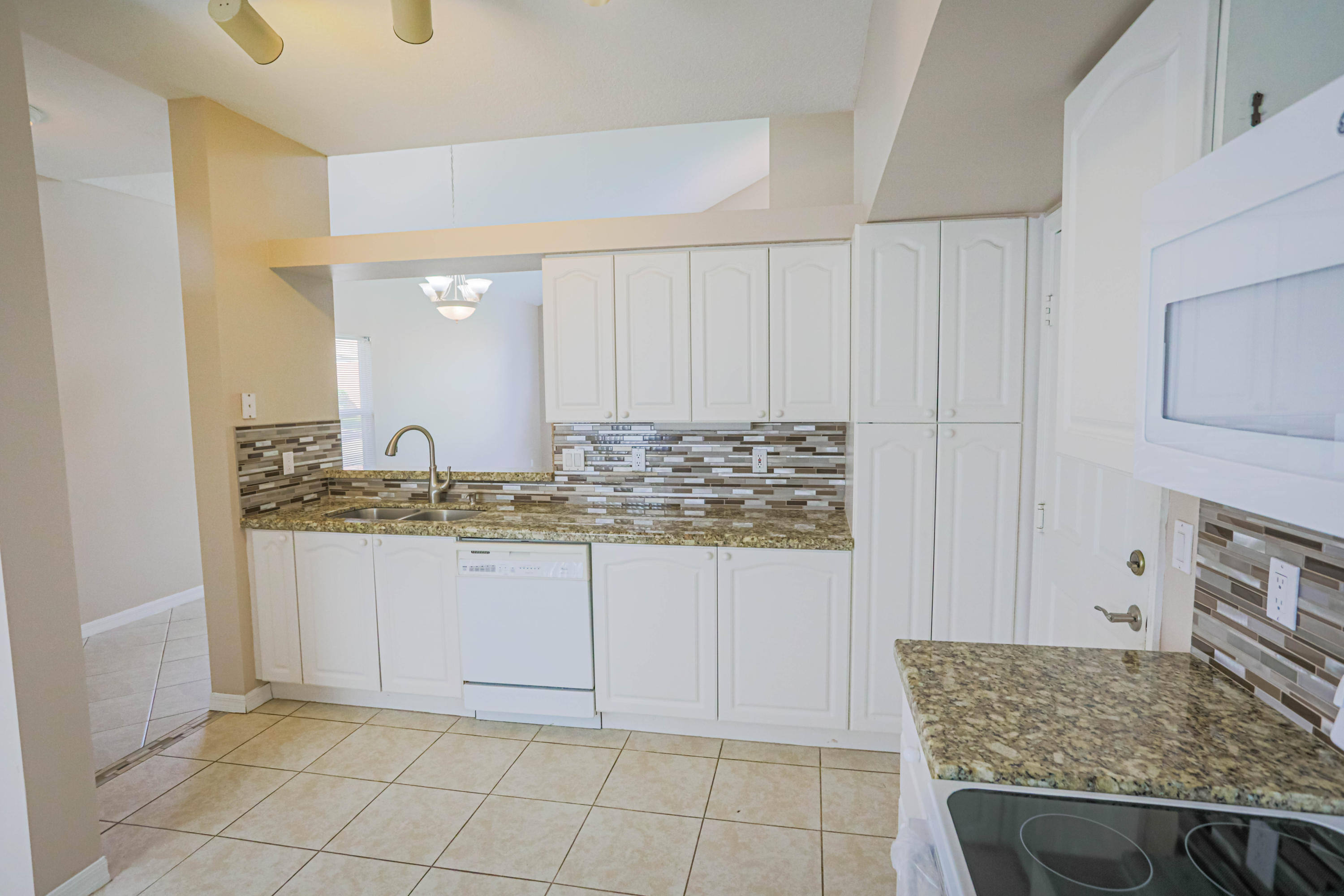 5218 Edenwood Road Riviera Beach, FL 33418 - Photo 5 of 31 0025_6941