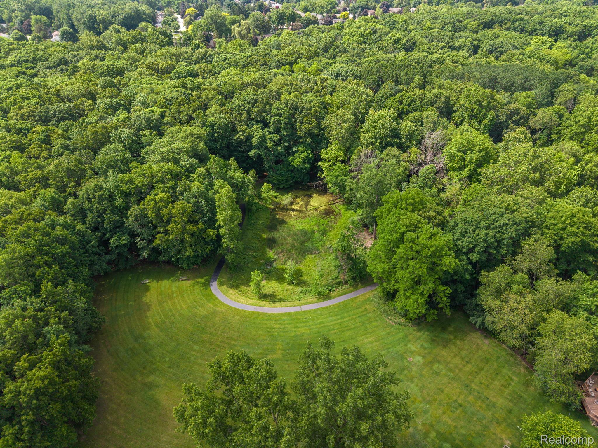 1902 Grayslake Drive Rochester, MI 48306 - Photo 70 of 76 Aerial view