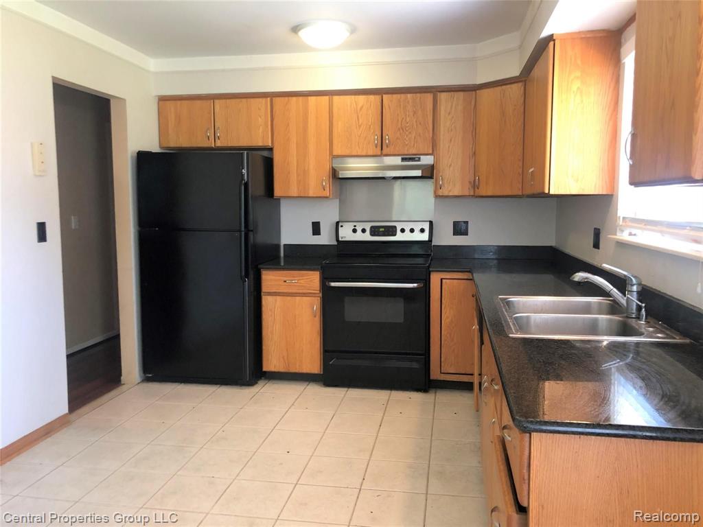 14235 Inkster Road Livonia, MI 48154 - Photo 5 of 21