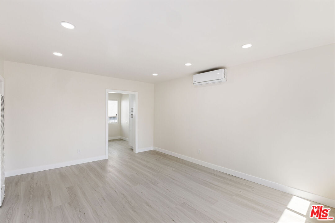 7131 Ramsgate Avenue Los Angeles, CA 90045 - Photo 7 of 25