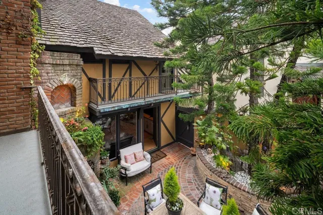 an outdoor space with plants