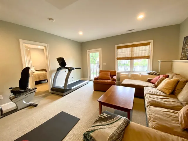 $7,900 | 38 Troy Lane, Unit 1, Waban, MA 02468