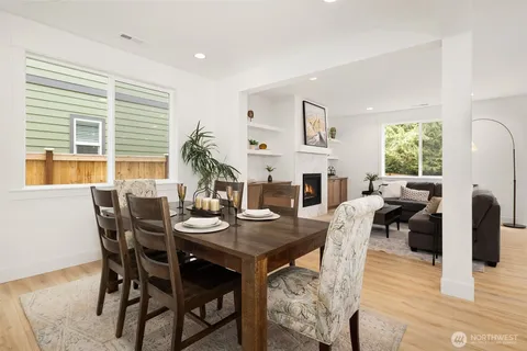 $1,199,800 | 10675 Southeast 170th Place, Renton, WA 98055