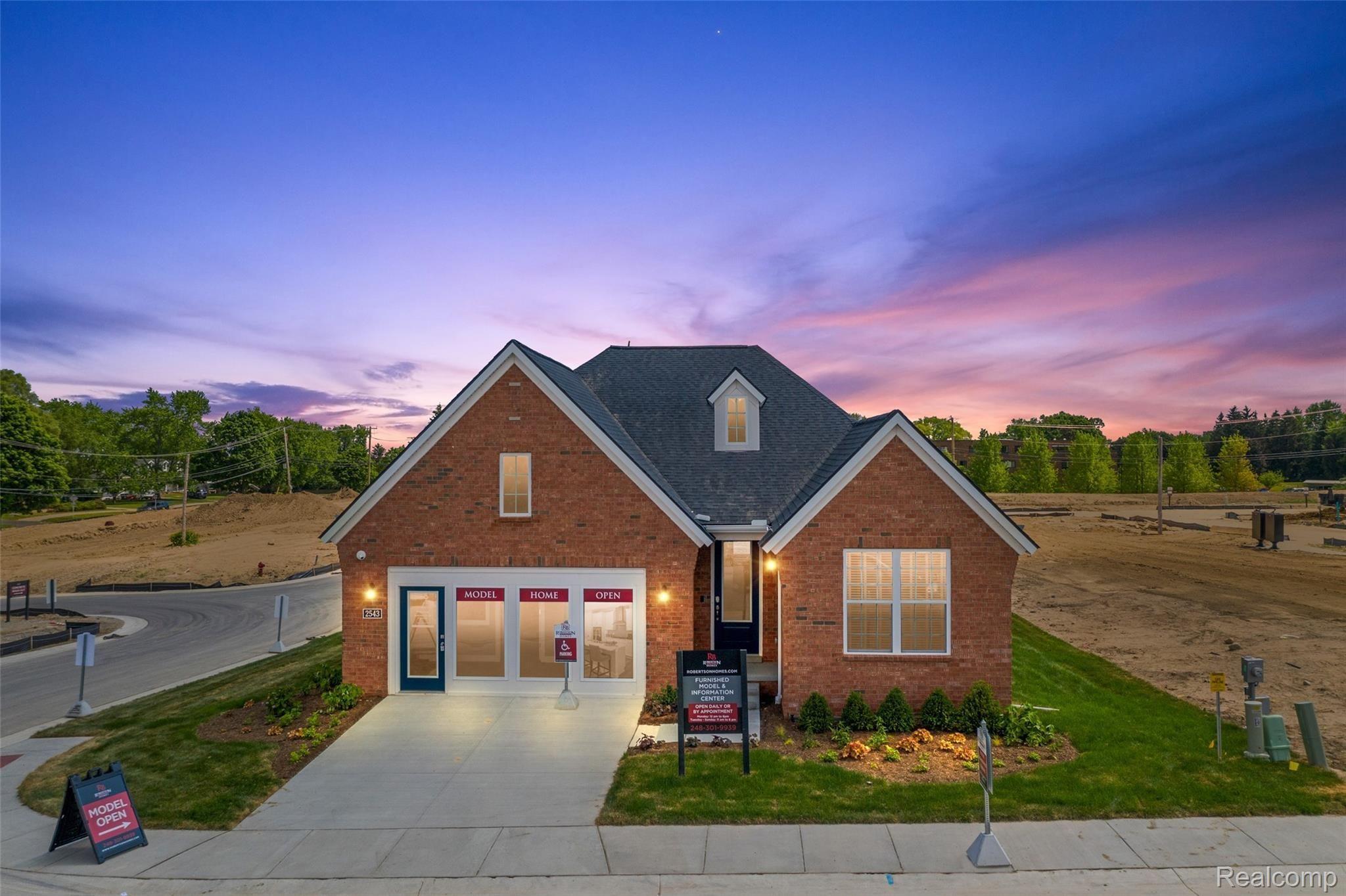 184 Mulberry Lane Rochester, MI 48309 - Photo 3 of 50 2543 Middleton-1.jpg
