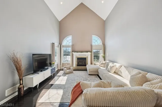 $979,000 | 8 Patton Court, Englishtown, NJ 07726