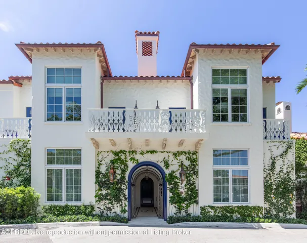 $6,495,000 | 236 Phipps Plaza, Unit 202, Palm Beach, FL 33480
