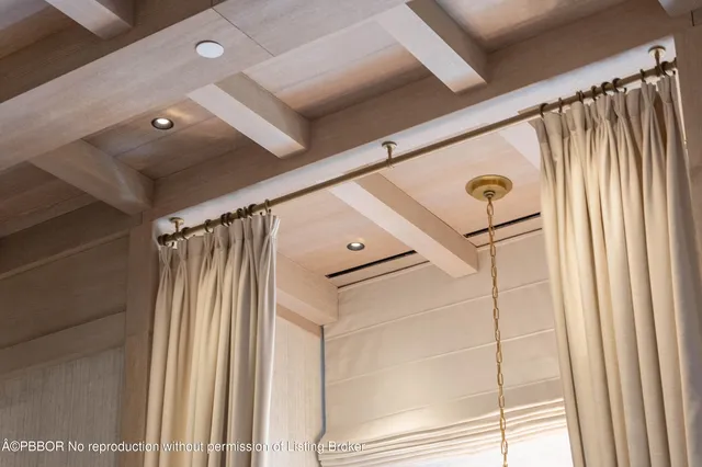 $6,495,000 | 236 Phipps Plaza, Unit 202, Palm Beach, FL 33480