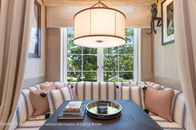 $6,495,000 | 236 Phipps Plaza, Unit 202, Palm Beach, FL 33480