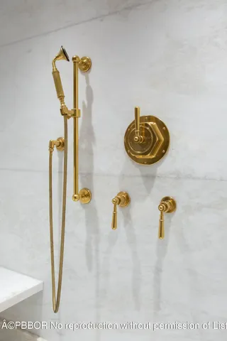 $6,495,000 | 236 Phipps Plaza, Unit 202, Palm Beach, FL 33480