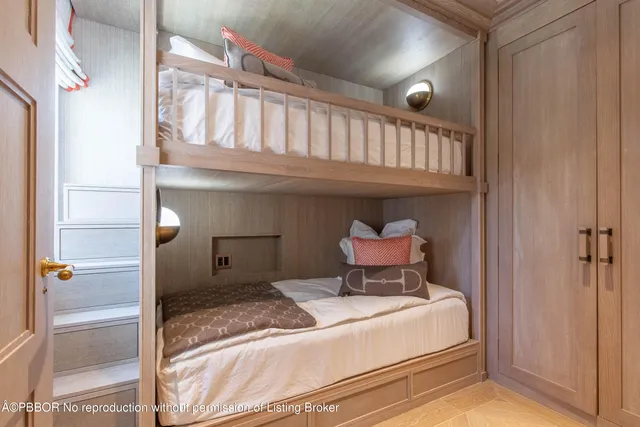 $6,495,000 | 236 Phipps Plaza, Unit 202, Palm Beach, FL 33480