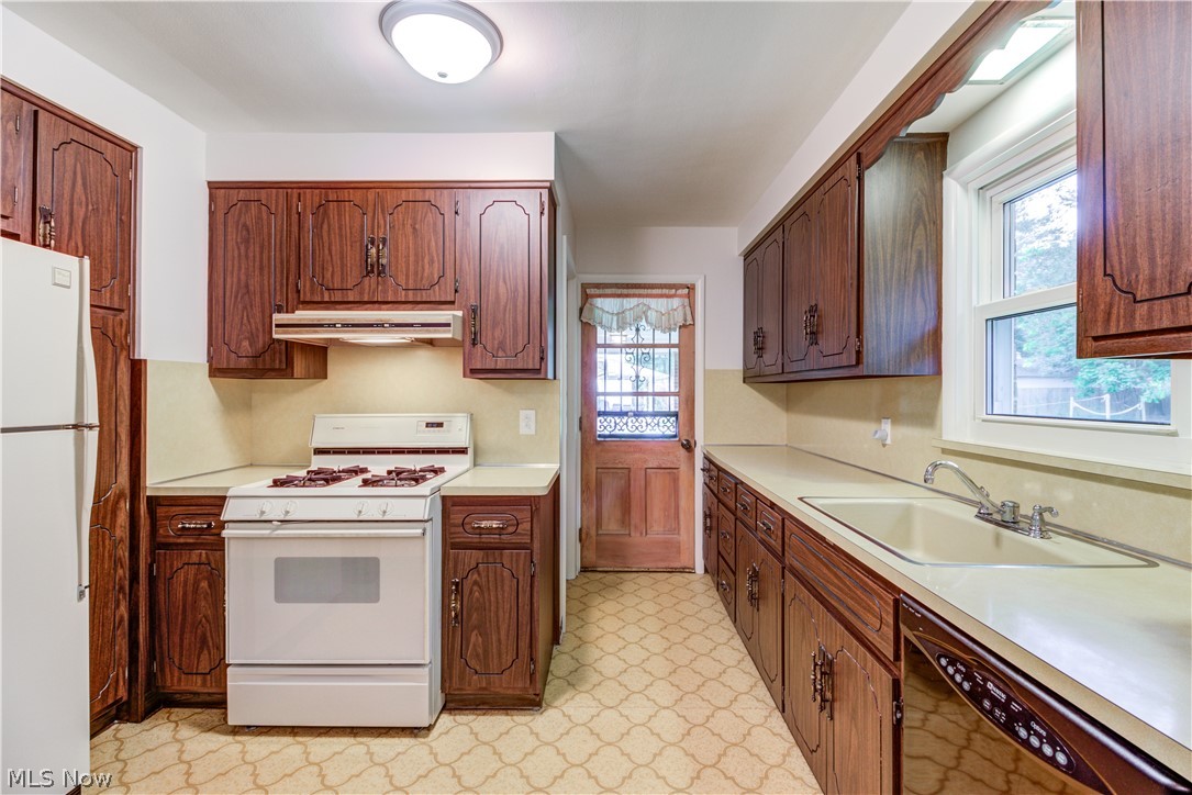 6508 Crossview Road Independence, OH 44131 - Photo 9 of 25
