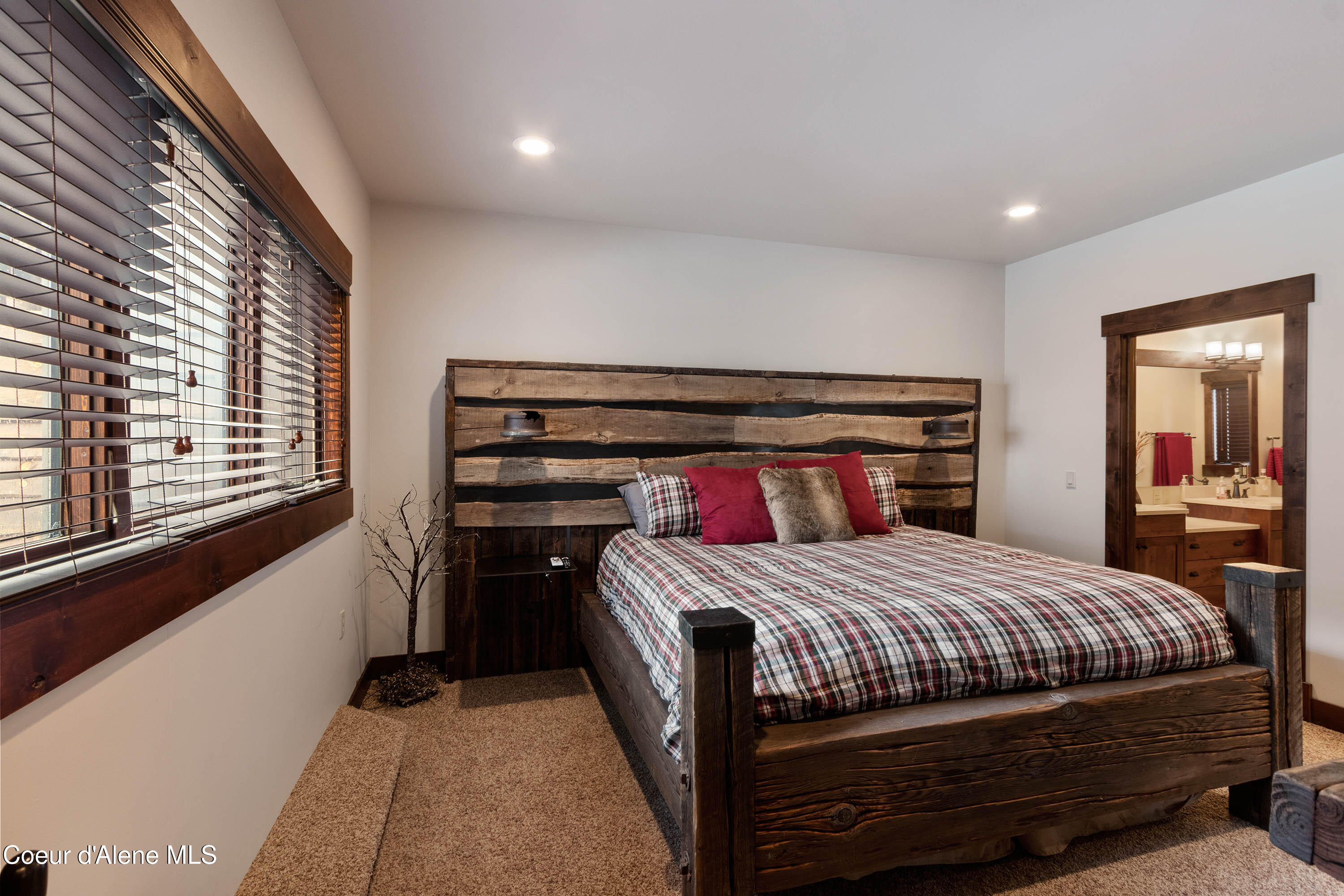 38 Avalanche Road, Unit 2 Sandpoint, ID 83864 - Photo 15 of 40 IMG_0410