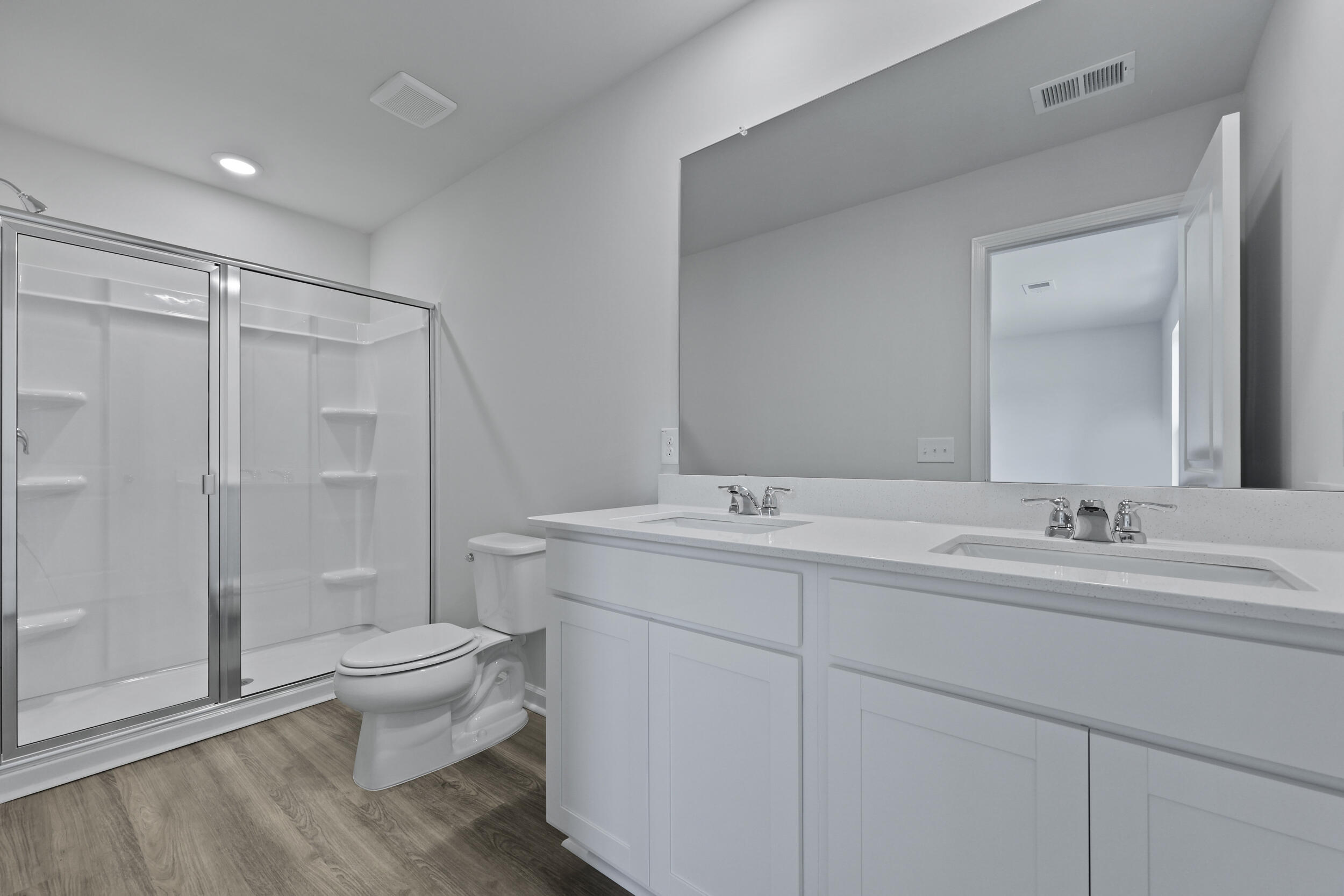 7063 Windham Way Ladson, SC 29456 - Photo 19 of 49 Primary Bath