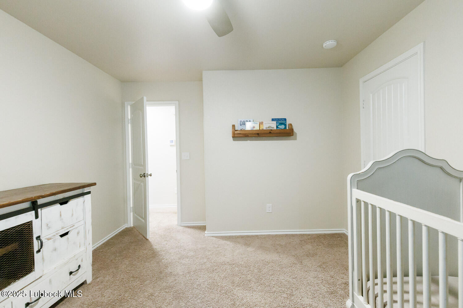 7348 100th Street Lubbock, TX 79424 - Photo 36 of 55 a view of livingroom with hallway