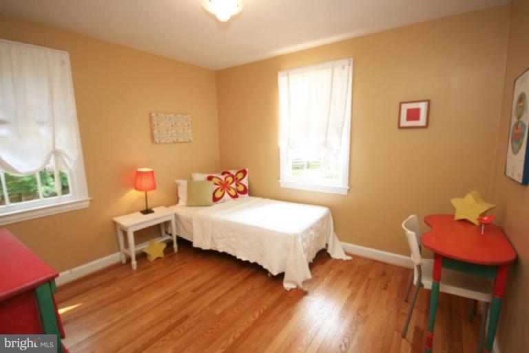 102 Hamilton Avenue Silver Spring, MD 20901 - Photo 11 of 30 Bedroom #3