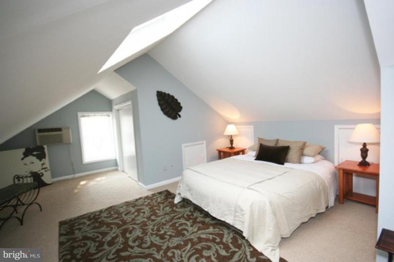 102 Hamilton Avenue Silver Spring, MD 20901 - Photo 13 of 30 Master Bedroom