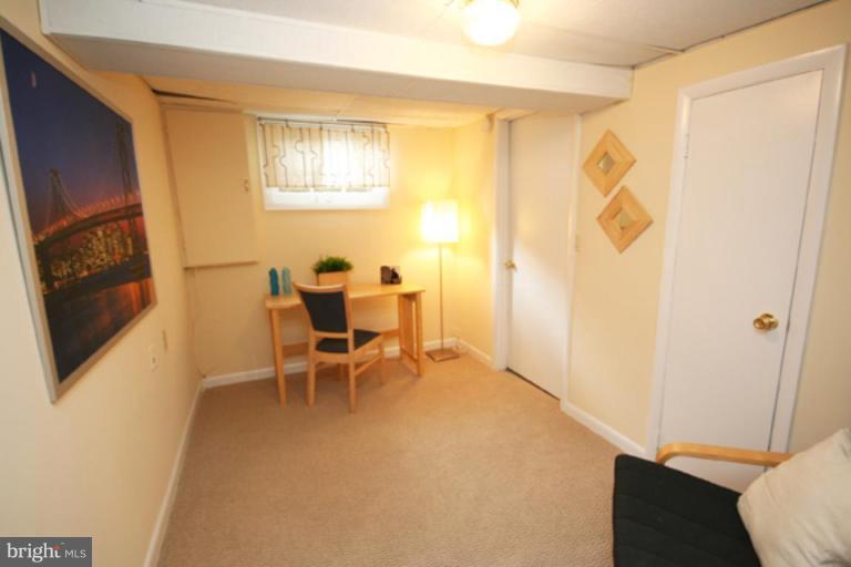 102 Hamilton Avenue Silver Spring, MD 20901 - Photo 23 of 30 den/office