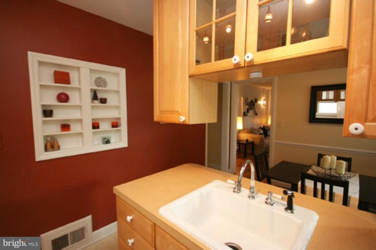 102 Hamilton Avenue Silver Spring, MD 20901 - Photo 25 of 30 Kitchen #2