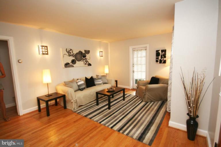 102 Hamilton Avenue Silver Spring, MD 20901 - Photo 5 of 30 Living Room #3
