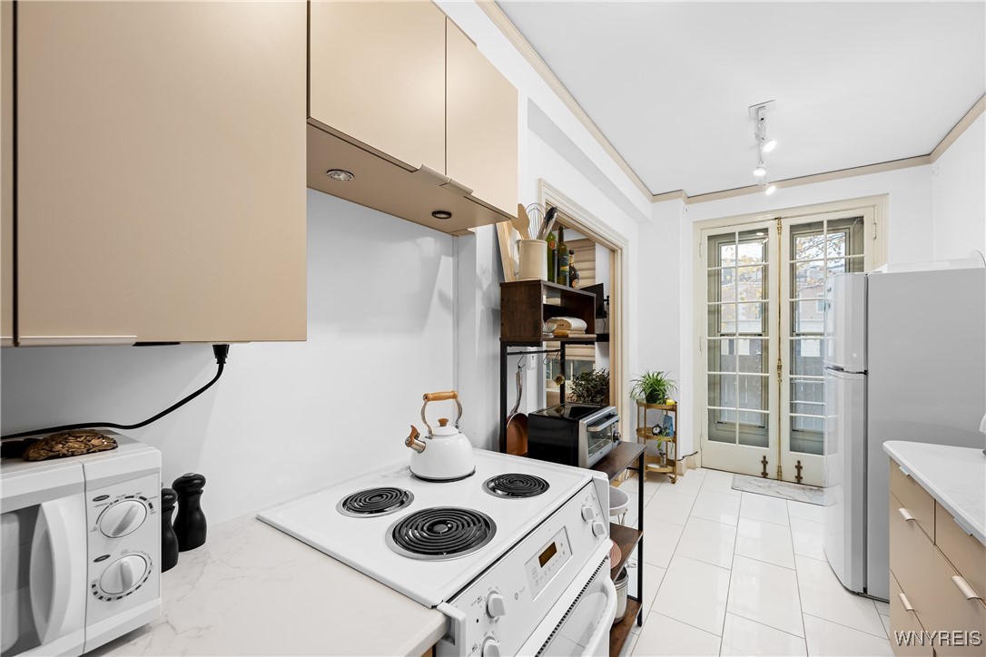 33 Gates Circle, Unit 1G Buffalo, NY 14222 - Photo 11 of 19