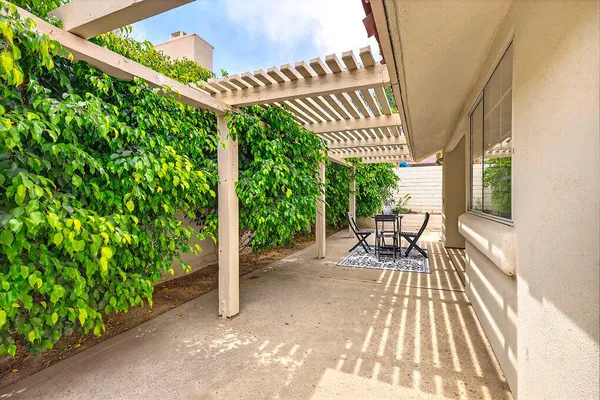 $2,600 | 43791 Calle Las Brisas West, Palm Desert, CA 92211