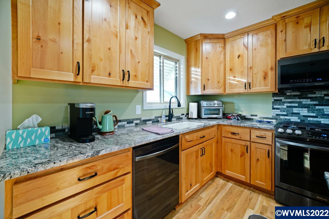 1083 Stanfield Road Woodburn, OR 97071 - Photo 15 of 28 Gallery Image 15
