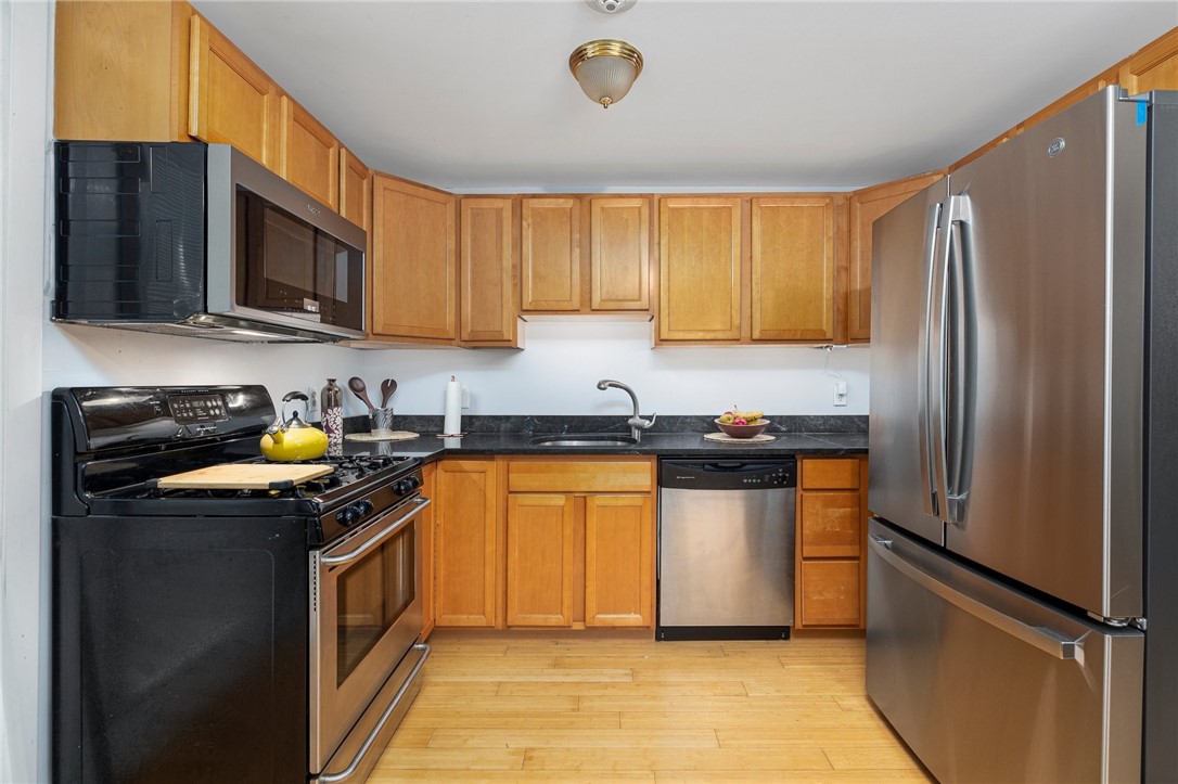 136 Riverside Drive, Unit 3 Tiverton, RI 02878 - Photo 18 of 23