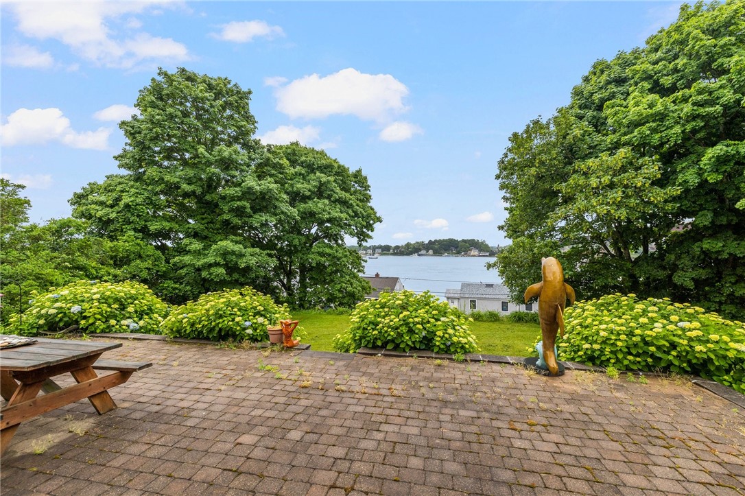 136 Riverside Drive, Unit 3 Tiverton, RI 02878 - Photo 3 of 23