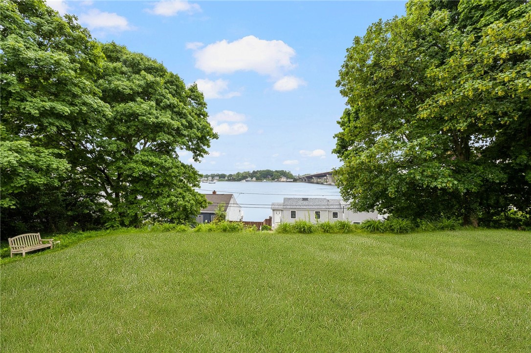136 Riverside Drive, Unit 3 Tiverton, RI 02878 - Photo 9 of 23